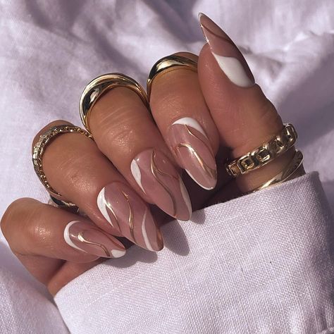 Popular Nail Ideas, Almond Tips, Shellac Nail Designs, White Nails With Gold, Tree Nail Art, Hoco Nails, Gold Acrylic Nails, White And Silver Nails, Gold Nail Designs