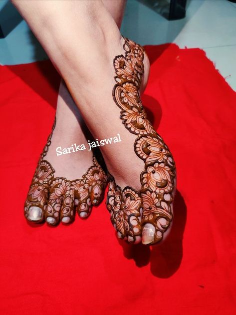 Legs Mendhi Designs, Latest Mehndi Designs For Leg, Mehndi Leg, Fingers Mehndi Designs, Leg Mehandi, Feet Mehendi, Leg Mehendi, Leg Mehendi Design, Fingers Mehndi