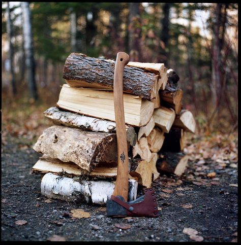 Splitting Wood, Cabin In The Mountains, Wood Pile, Got Wood, Cabin Life, Rustic Living, Back To Nature, Cabins In The Woods, Lumberjack