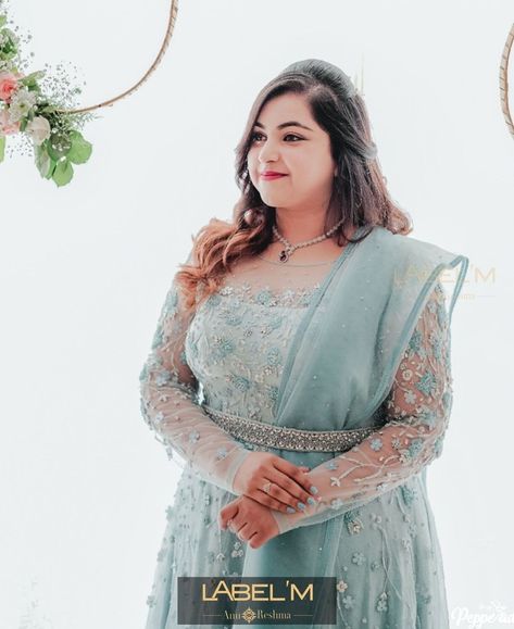 Plus Size Indian Fashion Party Wear, Lehenga For Girls, Engagement Lehenga, Simple Lehenga, Anarkali Dress Pattern, Lengha Choli, Indian Bridal Fashion, Engagement Dresses, Dresses Trendy