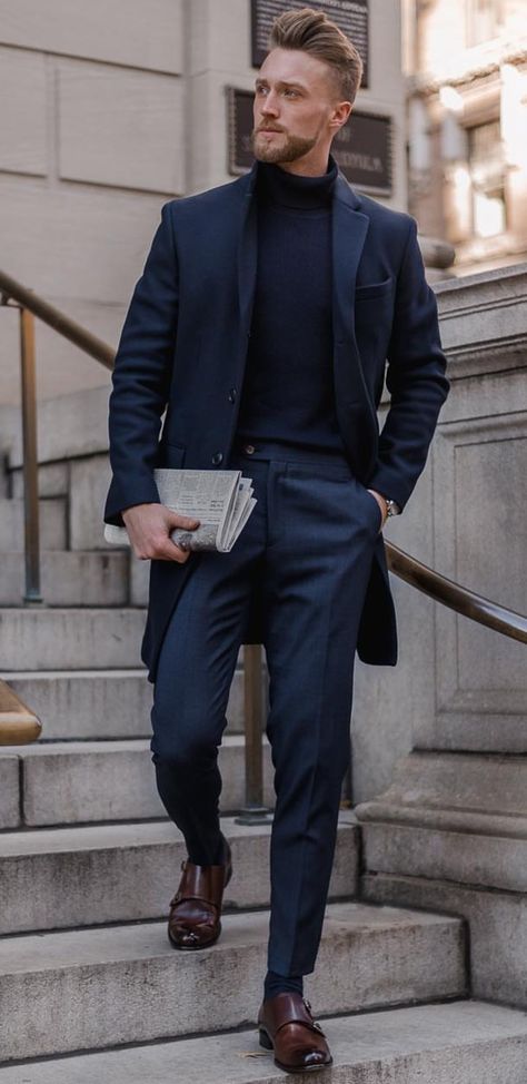 Gentleman Style Casual Classy, Classy Suits Men, Blue Mens Suit, Architect Fashion, Turtleneck Outfits, Dark Blue Coat, Mantel Outfit, Mens Turtleneck, Spring Outfits Men