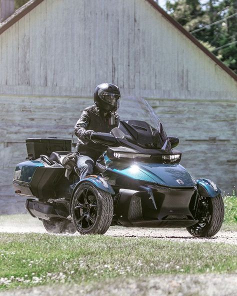 Canam Spyder, Three Wheel Bicycle, Quad Bikes, Can Am Spyder, Reverse Trike, Quad Bike, Cool Motorcycles, Can Am, Random Things