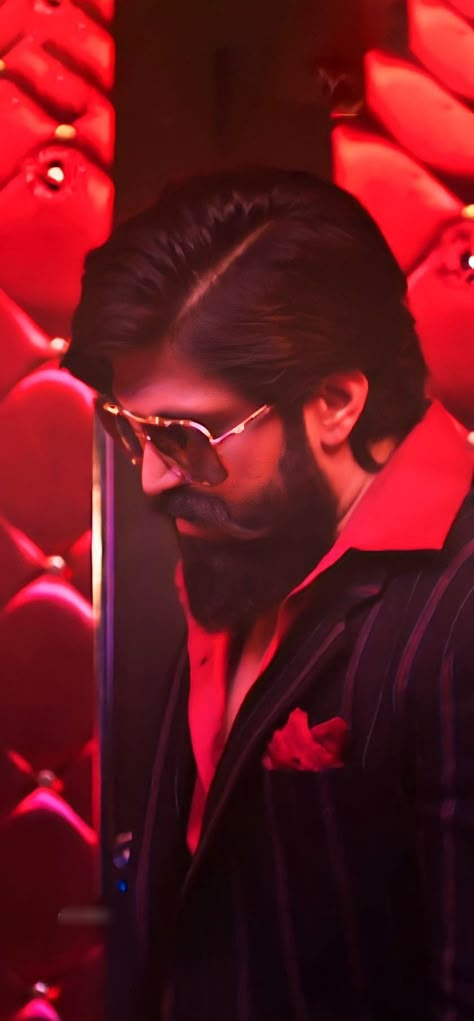 Yash Beard Look, Rockingstar Yash, Yesh Kgf Photos, Kgf 3, Beard Cut Style, Kgf Yash, Rocky Bhai, Romantic Pic, Kgf 2