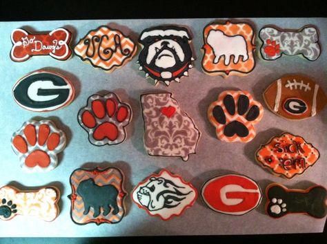 Georgia Bulldog cookies Bulldog Cookies, Baby Boy Football, Uga Bulldogs, Georgia Bulldog, Sweet Art, Football Birthday, Football Boys, Iced Cookies, Cookie Ideas