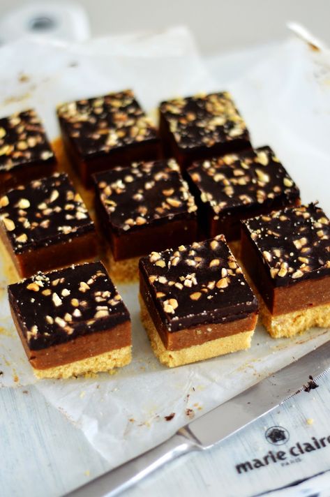 Raw Snickers Slice, Raw Snickers, Snickers Slice, Pleasing Photos, Raw Diet, Salted Chocolate, Winner Winner Chicken Dinner, Chocolate Topping, Natural Peanut Butter