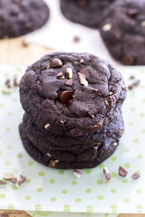 Double Chocolate Chip Mint Cookies | A Latte Food Chocolate Chip Mint, Easiest Cookies, Mint Chip Cookies, Thick Cookies, Mint Chocolate Chip Cookies, Chocolate Mint Cookies, Cookie Recipes Unique, Chocolate Chip Cookie Cake, Double Chocolate Chip Cookies