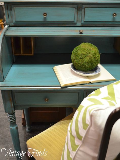 Today I'm sharing with you a bright turquoise roll top desk that we revamped for the store. Here's how the desk looked when we ... Turquoise Desk, Office Update, Interesting Interiors, Small Space Office, Roll Top Desk, Desk Makeover, Bright Turquoise, The Desk, Vintage Desk