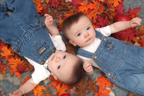 large family photo shoot ideas pinterest | The Schroeder Family: Twin Photo Shoot Twin Baby Photoshoot, Cousin Photoshoot, Large Family Photo Shoot Ideas, Twin Photoshoot, Family Photo Shoot Ideas, Large Family Photo, Cousin Pictures, Twin Pictures, Large Family Photos