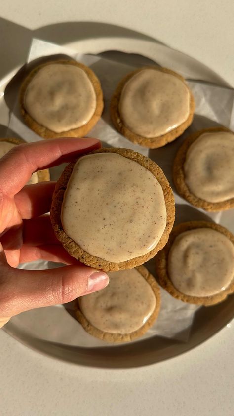 TAYLOR SWIFT’S COOKIES🤍 // full recipe ↓ ✨My Version✨ of Taylor swift’s chai cookies is healthier, vegan, gluten free & refined sugar… | Instagram Double Chocolate Banana Bread, Cup Plant, Gf Flour, Plant Milk, Vegan Recipes Videos, Brown Rice Flour, Buckwheat Flour, Vegan Yogurt, Chocolate Banana Bread