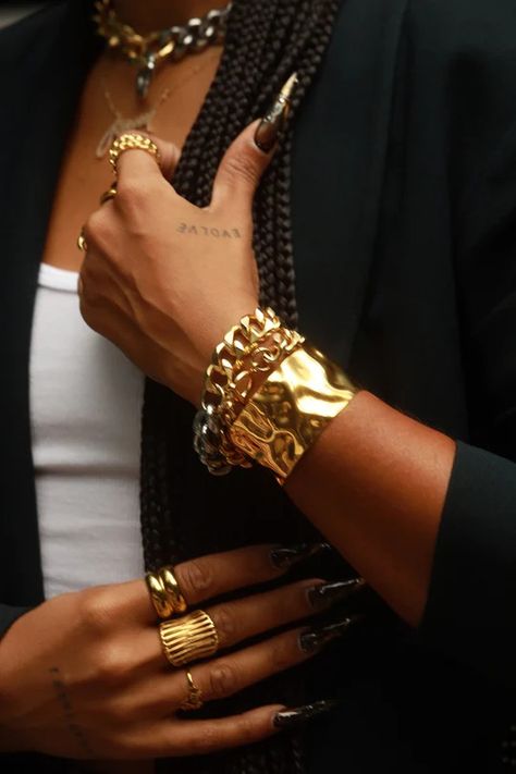 Beyonce Jewelry, Jewelry Mood Board, Dope Jewelry Accessories, Jewelry Product Shots, Jewelry Photography Styling, Jewelry Photoshoot, Jewelry Accessories Ideas, Jewelry Fashion Trends, Dope Jewelry