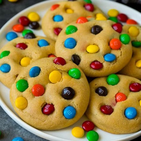 M&M Cookies Road Trip Food, Nice Recipes, Sugar Cookie Dough, Soft Brown, Chocolate Candy, Cookie Dough, Christmas Cookies, Brown Sugar, Dough