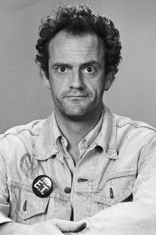 Christopher Lloyd Taxi Tv Show, Portrait Celebrity, Christopher Lloyd, Great Scott, Early Photos, Danny Devito, Nyc Aesthetic, Popular Tv Series, Character Actor