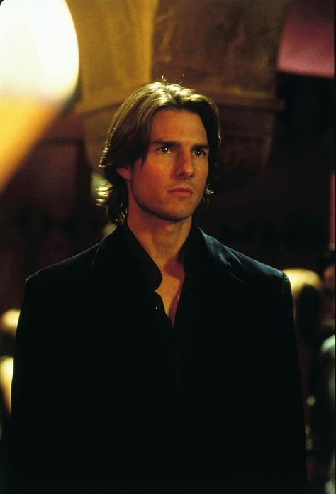 Tom Cruise Long Hair, Tom Cruise Hair, Tom Cruise Haircut, Tom Cruise Hot, Tom Cruise Mission Impossible, Tom Cruise Movies, Mens Business Casual Outfits, Hollywood Men, Mission Impossible