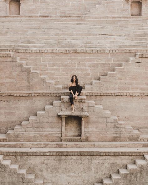 Step Well, Jaipur Travel, India Travel Places, Backpacking India, Travel Pose, India Photography, Travel Pictures Poses, Visit India, Hampi