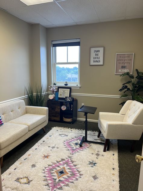 Behavioral Therapist Aesthetic, Therapist Room Aesthetic, Aesthetic Therapy Office, Therapy Decor, Res Life, Counselor Office, Therapy Office, Social Worker, Nursing Home