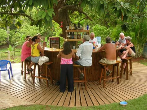 I have a tree in the back this would be perfect on Bar Around Tree, Table Around Tree, Patio Around Tree, Deck Around Trees, Meja Outdoor, Tree Bar, Outdoor Restaurant Design, Backyard Bar, House Deck