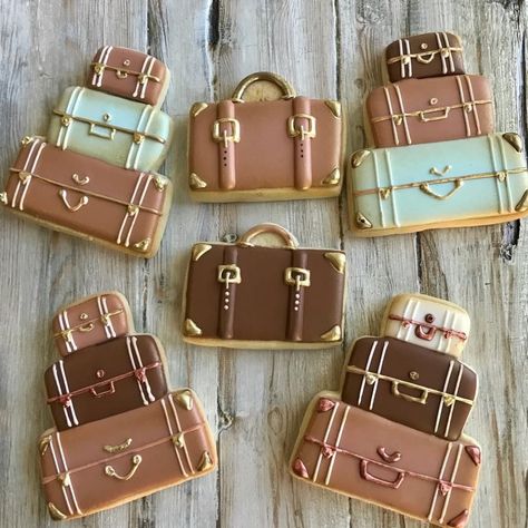 Nom Nom Cookies on Instagram: “Suitcase Cookies Timelapse! #cookietimelapse #cookievideo #suitcasecookies #vintagesuitcasecookies #vintagetravelcookies #bestcookiesever #gorgeouscookies Flight Attendant Decorated Cookies, Suitcase Cookies, Travel Cookies, Travel Wedding Cake, Suitcase Cake, Cookies Cupcake, Travel Baby Shower Theme, Travel Baby Showers, Best Cookies Ever