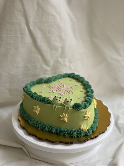 Woodsy Cake, Frog Birthday Cake, Froggy Cake, Turtle Birthday Cake, Heart Cake Design, 22nd Birthday Cakes, 17 Birthday Cake, Frog Cake, Cupcake Cake Designs