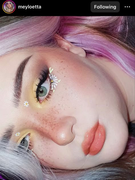 Makeup Themes, Yellow Makeup, Rhinestone Makeup, Flower Makeup, Cute Eye Makeup, Pride Makeup, Face Art Makeup, Summer Makeup Looks, Fairy Makeup