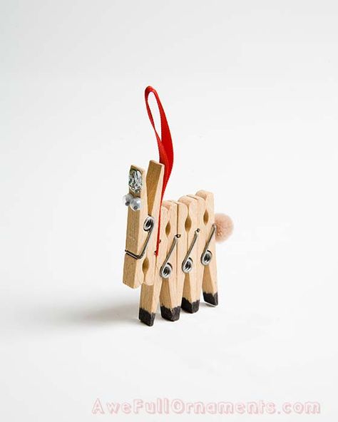 Tinacci_091215_9731-743708452-O Clothespins Diy, Skirt Diy, Diy Christmas Ornament, Clothes Pegs, Easy Christmas Crafts, Handmade Christmas Decorations, Wooden Pegs, Christmas Ornament Crafts, Christmas Crafts For Kids