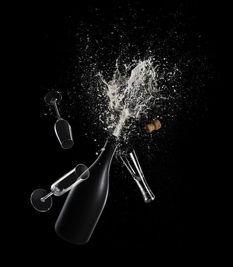 Champagne Bottle Photography, Spraying Champagne Photo, Wine Bottle Product Photography, Wine Photography Styling Bottle, Luxury Wine Photography, Champagne Drinks, Splash Photography, Black Paper Drawing, Wine Art