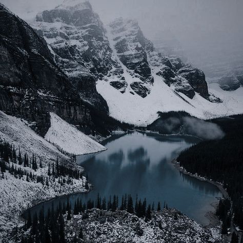 White Walkers Aesthetic, Arctic Aesthetic Dark, Snowy Mountains Photography, Ice Mountain Aesthetic, The North Aesthetic, Alderaan Aesthetic, Antartica Aesthetic, Snowy Mountain Aesthetic, Snowstorm Aesthetic