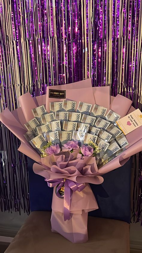 Money Bouquets, Money Cake, Future Shop, Money Gifts, Money Bouquet, Hand Pictures, Money Gift, Graduation Gifts, Gift Baskets