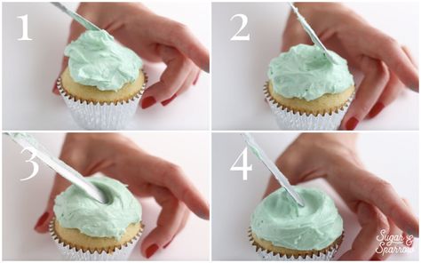 how to frost cupcakes without piping tip Ice Cupcakes Techniques, Cupcake Icing Techniques, Frost A Cupcake, How To Ice Cupcakes, Easy Cupcake Frosting, Cupcake Frosting Techniques, Icing A Cake, Cupcake Decorating Techniques, Russian Nozzles