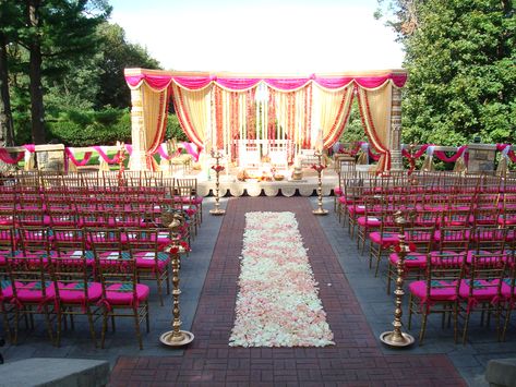 Open Mandap, Indian Decoration, Mandap Design, Mandap Decor, Wedding Mandap, Outdoor Indian Wedding, Wedding Indian, Engagement Decorations, Outdoor Wedding Decorations