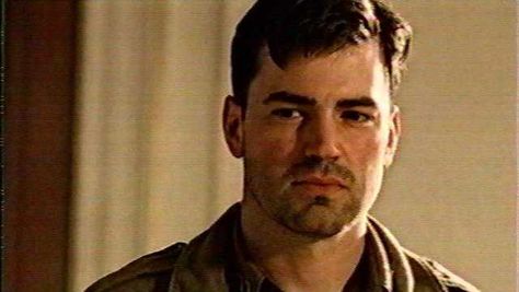 Ron Livingston. Dark hair, dark eyes, nice mouth. Lewis Nixon, Ron Livingston, I Am Useless, Hollywood Beauty, Hubba Hubba, Hair Dark, Band Of Brothers, Army Men, Heart Strings