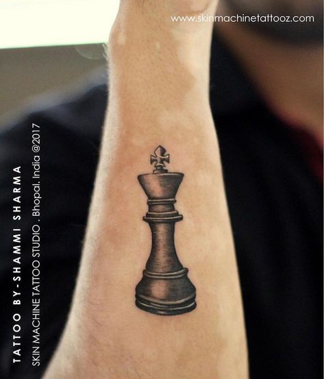 Chess King Tattoo Shammi Sharma Card King Tattoo, Chess King Tattoo, King Chess Piece Tattoo, Tattoo Chess, Monarch Tattoo, Chess Piece Tattoo, Chess Tattoo, Saint Tattoo, King Chess Piece