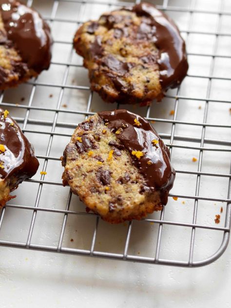 Chocolate Orange Shortbread Cookies - Emily Eats Things Chocolate Orange Shortbread, Orange Shortbread Cookies, Orange Shortbread, Chocolate Orange Cookies, Dark Chocolate Orange, Chocolate Shortbread Cookies, Italian Chocolate, Orange Cookies, Shortbread Cookie Recipe