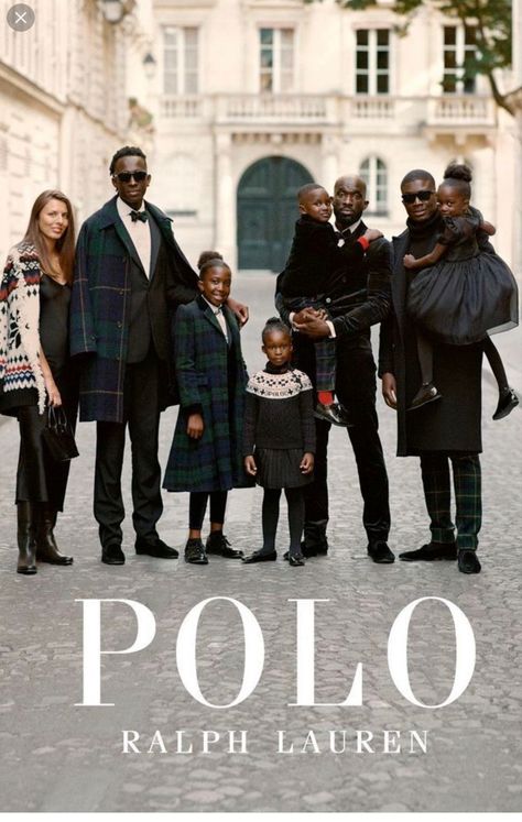 Christmas Card Family Outfits, Ralph Lauren Family Photoshoot, Polo Photoshoot, Family Holiday Photos Outfits, Editorial Christmas, Ralph Lauren Photoshoot, Ralph Lauren Campaign, Family Holiday Outfits, Ralph Lauren Holiday