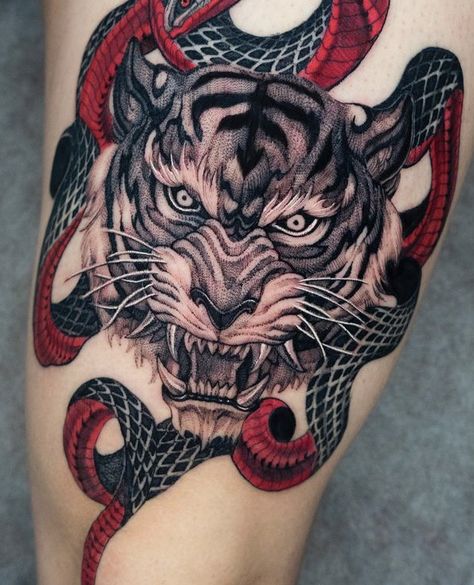 Red Snake Tattoo, Red Snake, Red Tattoos, Piercing Studio, Tiger Tattoo, Snake Tattoo, Realism Tattoo, Fine Line Tattoos, Skull Tattoo