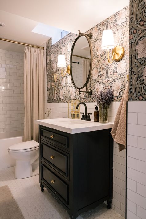 Small Vintage Bathroom, Stairs Bathroom, Moody Bathroom, Half Bathroom Decor, Moody Vintage, Black Vanity Bathroom, Dark Bathrooms, Guest Bathrooms, Vintage Bathrooms