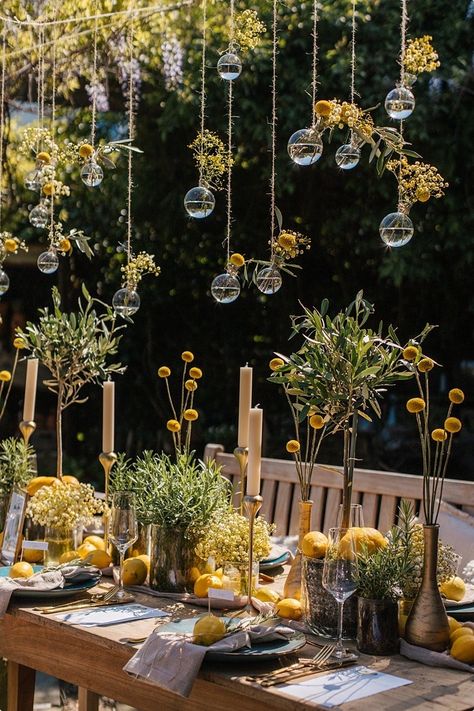 Italian Wedding Reception, Romantic Italian Wedding, Outdoor Wedding Bride, Lemon Centerpieces, Floral Wedding Table, Romantic Italian, Sicily Wedding, Destination Wedding Italy, Mediterranean Wedding