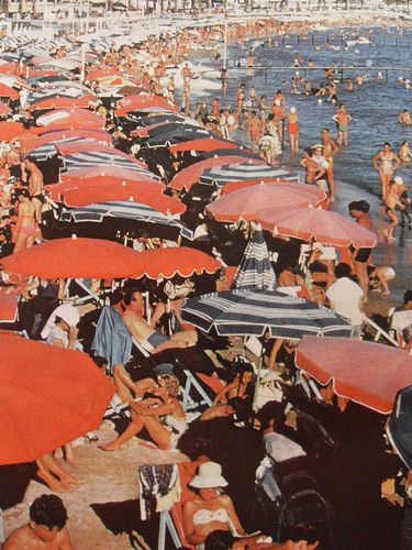 1960s french riviera beach Cannes France, Foto Art, Oui Oui, Retro Aesthetic, Beach Aesthetic, New Wall, Vintage Summer, Art Plastique, Summer Aesthetic