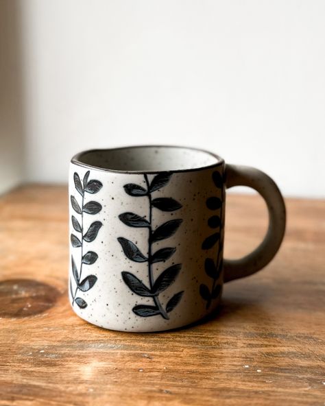 e l e m e n t // vine or scribble, what pattern are you choosing? ✨🌿➰ charming + rustic we can get enough of this sweet mug tap to shop . . . . . . . . #simplelivinglifestyle #slowliving #homedecorinspo #interiordesign #interiors123 #mylovelyhome #neutraldecor #smmakelifebeautiful #makehomeyours #myinspiredhome #slowliving #slowlivingrevolution #slowhome #thoughtfulspaces #homerenovationideas #homeblogger #easyinterior #diydecor #modernvintage #vintageinspired #rusticdecor #falldecor #ne... Sculpted Mugs, Simple Living Lifestyle, Colour Texture, Christmas Baskets, Reactive Glaze, Pottery Planters, Eco Friendly Living, Linen Towels, Neutral Decor