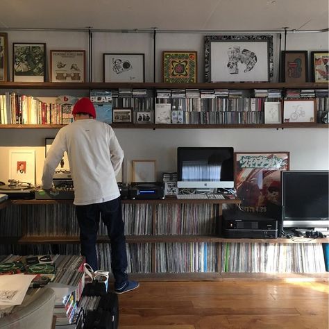 Vinyl Record Room, Popeye Magazine, Dj Room, Home Music Rooms, Music Corner, Vinyl Room, Record Room, Music Studio Room, Dj Setup