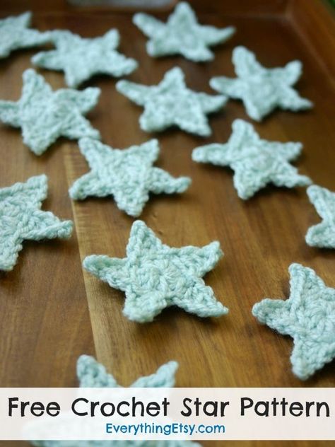 Crochet Star Pattern, Appliques Au Crochet, Star Bunting, Crochet Star Patterns, Crochet Snowflake Pattern, Crochet Star, Crochet Christmas Decorations, Aesthetic Crochet, Simple Crochet