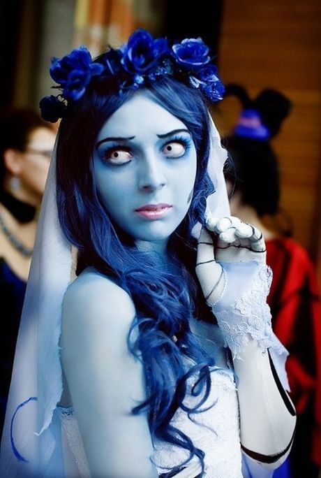 Spooky girl Halloween costume - in blue color Corpse Bride Makeup, Carnaval Make-up, Halloween Bride Costumes, Creative Halloween Makeup, Halloweenský Makeup, Corpse Bride Costume, Kostum Halloween, Bride Costume, Hallowen Costume