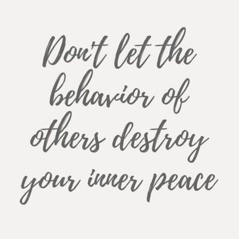 “When you react, you let others control you. When you respond, you are in control.” ⠀ - Bohdi Sanders⠀ ⠀ One of the first things you must do is determine that you are in charge. You have to be aware of your emotions as well as the emotions of others without letting them control how you feel. Once you decide that you are in charge of how you are going to feel then you can get off the emotional rollercoaster and decide how you want to respond and feel in any given situation. The biggest step you c Trust Challenge, Dream Snapchat, Rude People Quotes, Negativity Quotes, Workout Instagram, Behavior Quotes, Challenge Workout, Tattoo Quotes About Life, Surround Yourself With People Who