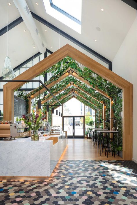 Restaurant With Plants, Modern Tree House, Visuell Identitet, Coffee Shop Interior Design, Cafe Shop Design, Coffee Shops Interior, Shop Aesthetic, Coffee Roaster, Coffee Shop Design