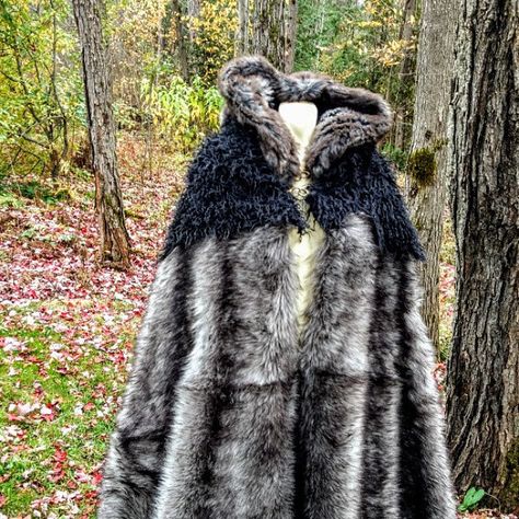 Dire Wolf Cloak Fur Cloak Faux Fur Warm Coat Custom | Etsy Wolf Cloak, Cape Fantasy, Medieval Wedding Theme, Fur Cloak, Fur Goods, Nordic Wedding, Fantasy Au, Viking Wedding, Art Outfit