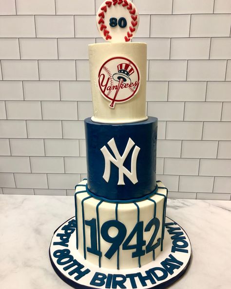 Yankee Birthday Cake, New York Yankees Birthday Party Ideas, Yankee Birthday Party Ideas, Yankee Baseball Cake, Yankees Birthday Party, Yankee Cake, Sports Cakes, Baseball Cake, Birthday Women