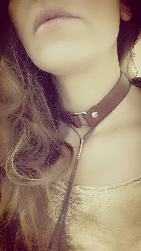 Choker Outfit, Silver Key Necklace, Leather Choker Collars, Black Leather Choker, Leather Accessory, Boho Choker, Modern Accessories, Leather Chokers, Black Choker