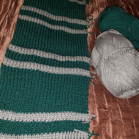 Scarf for Slytherin House. Handmade by knitting. Slytherin Crochet, Slytherin Scarf, Slytherin House, Handmade Scarf, Scarf Knitting, Birthday List, Knit Scarf, Crochet Blanket, Harry Potter