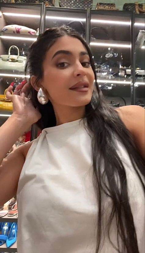 Kylie Jenner Bottega Earrings, Kendall Jenner Bottega Earrings, Silver Jewelry Celebrity, Botegavenetta Earrings, Kylie Jenner Earrings, Bottega Earrings, Bottega Veneta Earrings, Silver Round Earrings, Tattoos To Cover Scars