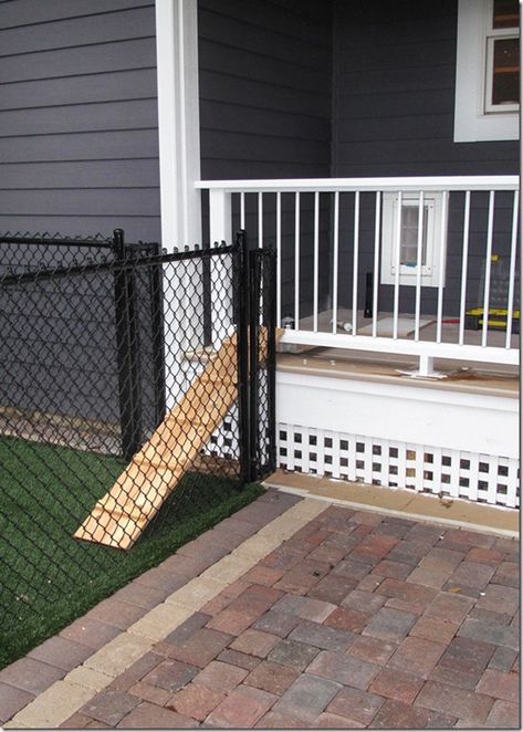 We NEED this. I would add a mesh cover to protect our little Yorkie from birds of prey, though. Backyard Dog Area, Doggie Door, L Shaped House, Dog Run, Dog Spaces, Dog Yard, Dog Ramp, Dog Area, House Landscaping