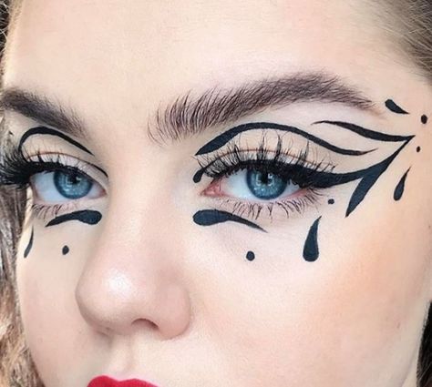 Rock Makeup, Alt Makeup, Eyeliner Tattoo, Graphic Makeup, Eye Makeup Designs, Graphic Liner, Edgy Makeup, Creative Eye Makeup, Crazy Makeup